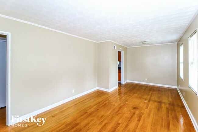 Building Photo - 4924 Quince Rd