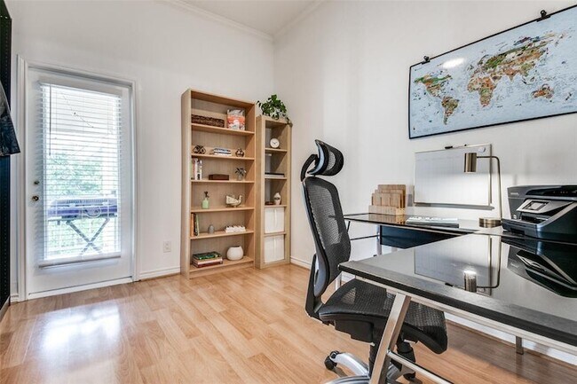 Foto del edificio - 3105 San Jacinto St