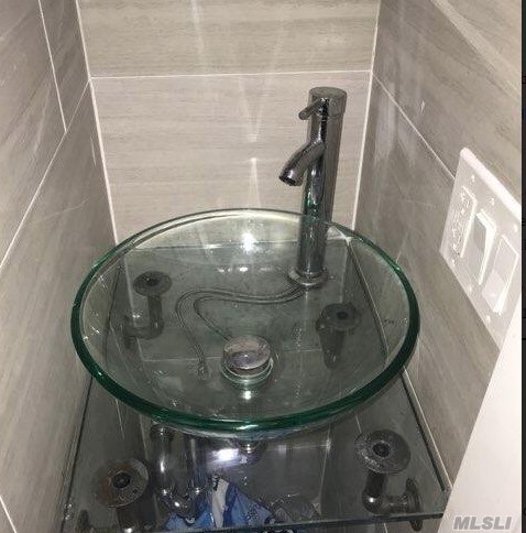 Foto del edificio - 645 MacDonough St