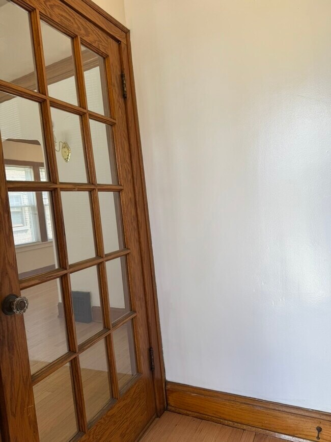 Building Photo - 3851 W 61st St