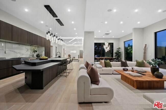 Foto del edificio - 1490 N San Remo Dr