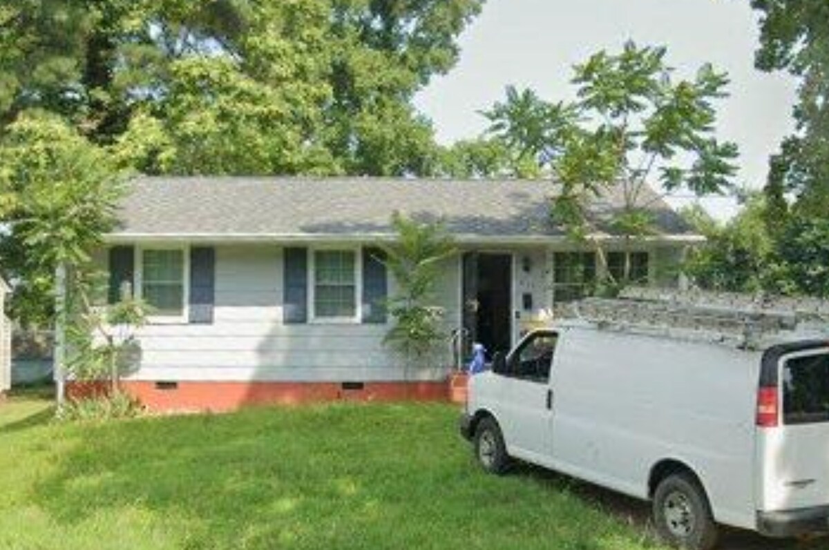 Foto principal - 615 Windham St