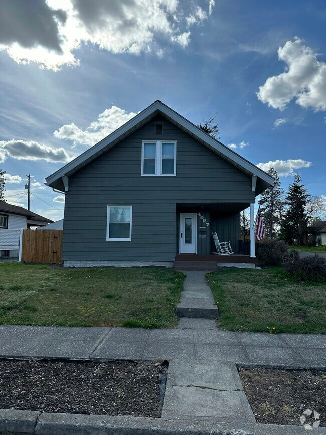 Building Photo - 4027 N Washington St