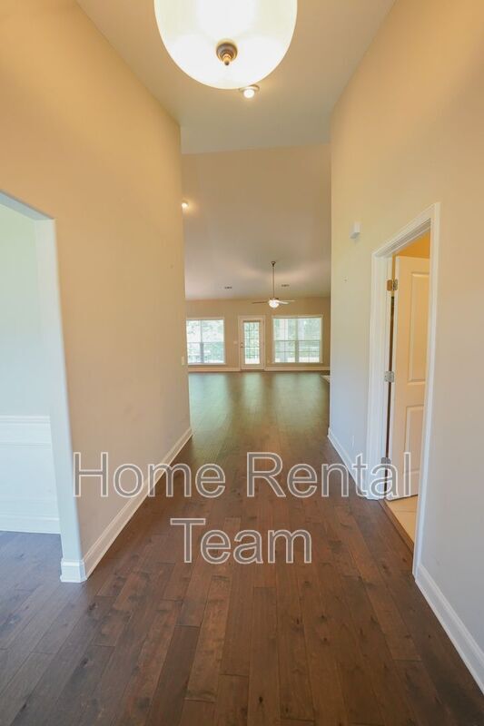 Building Photo - 2208 Woodside Crossing