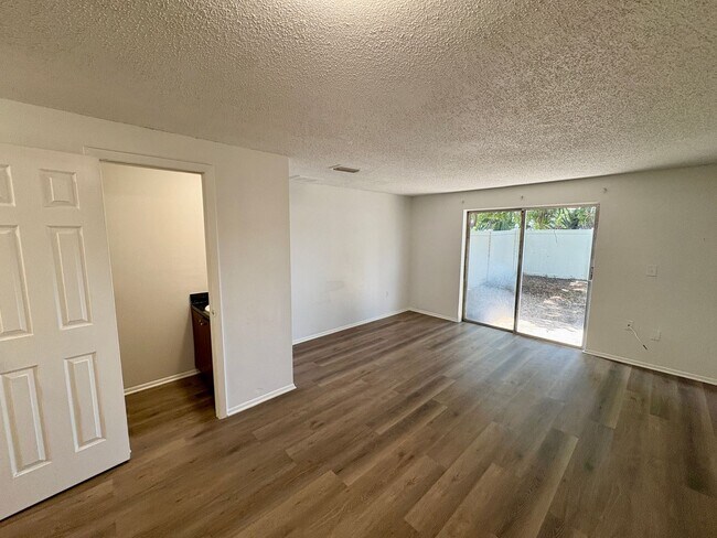 Foto del edificio - 409 57th Ave Dr E