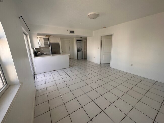 Foto del edificio - 3052 SW 27th Ave