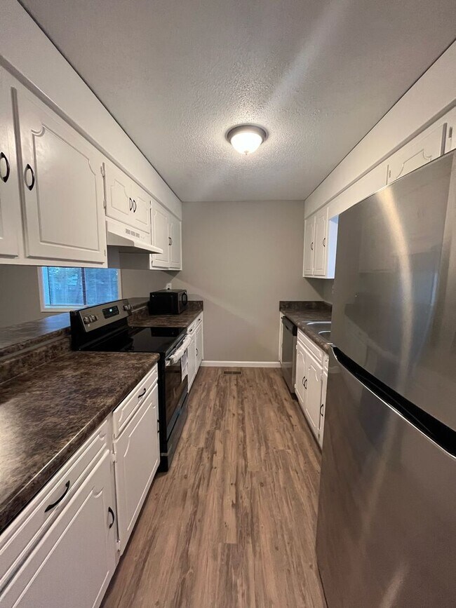 Foto del edificio - 2 Bedroom/1.5 Bathroom Townhome in Clemson, SC!
