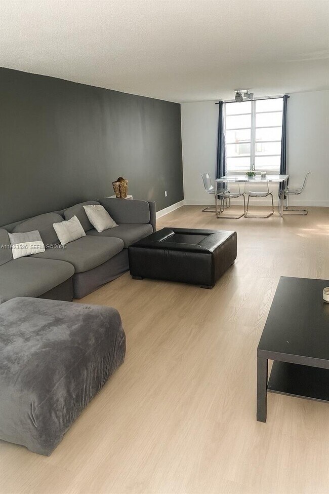 Building Photo - 1732 Meridian Ave