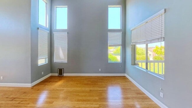 Foto del edificio - 526 Wrightwood Rd