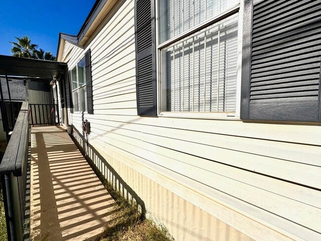 Building Photo - 4412 Los Martinez Dr