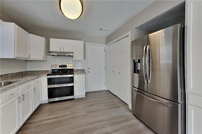 Foto del edificio - 5021 Limerick Ln