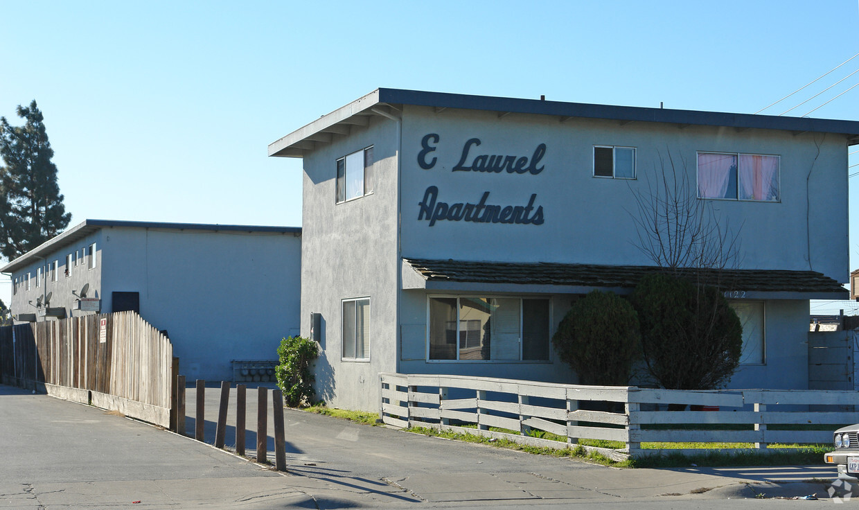 Primary Photo - 1122 E Laurel Dr