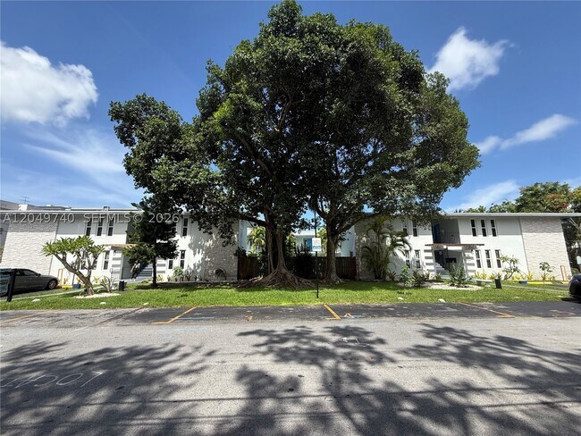 Building Photo - 7441 SW 59th St