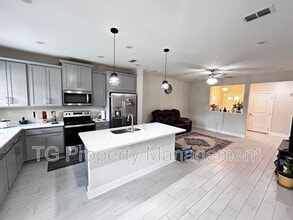 Building Photo - 11939 Calvesta St