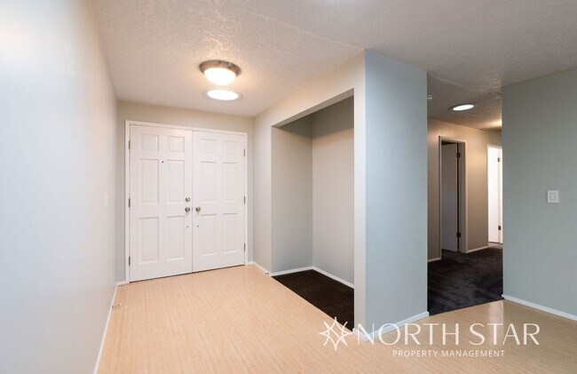 Foto del edificio - Charming One Level Home In The Four Seasons Neighborhood