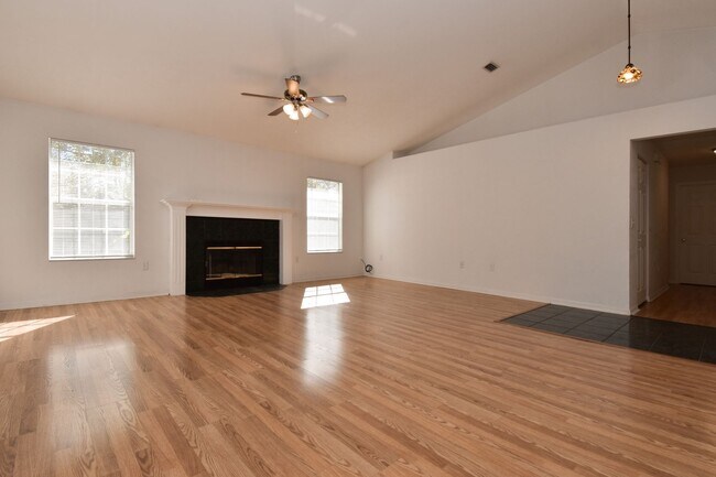 Building Photo - 3929 NW 62nd Ave
