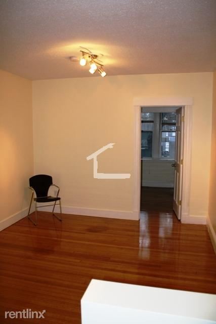 Foto del edificio - 3 br, 1 bath  - 50 Chester St Apt 7