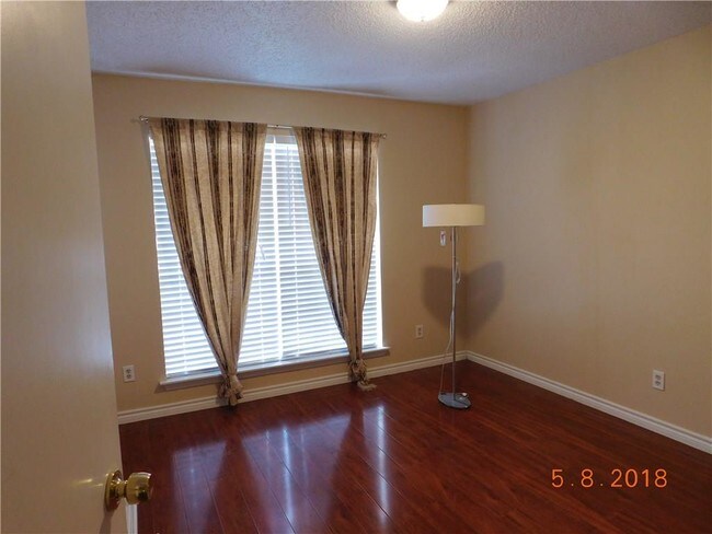 Foto del edificio - 12921 Abrams Rd