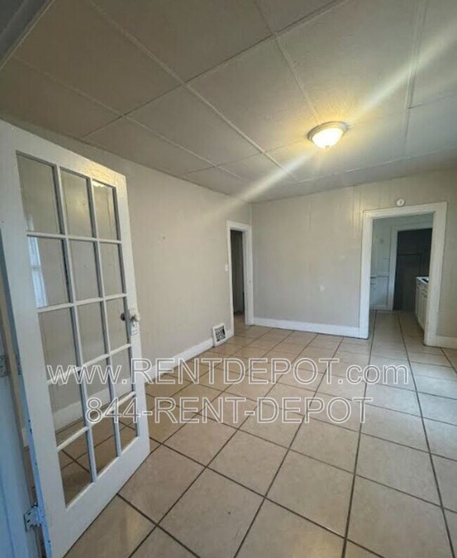 Foto del edificio - 1032 Jefferson Ave