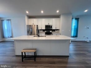 Building Photo - 4100 Bolton Ct