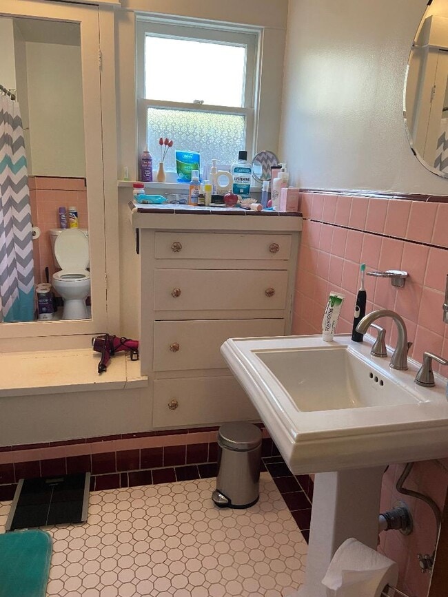 Foto del edificio - 1618 Micheltorena St