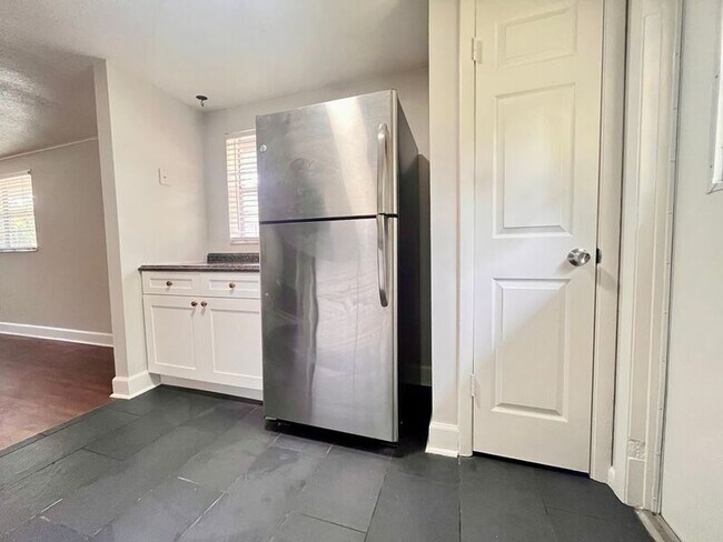 Foto del edificio - 5309 Oakwood Ct