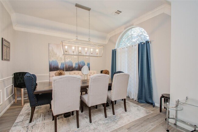 Foto del edificio - 1731 Crescent Green Dr