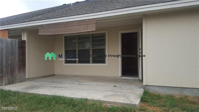 Building Photo - 3048-3050 Pine Valley Dr