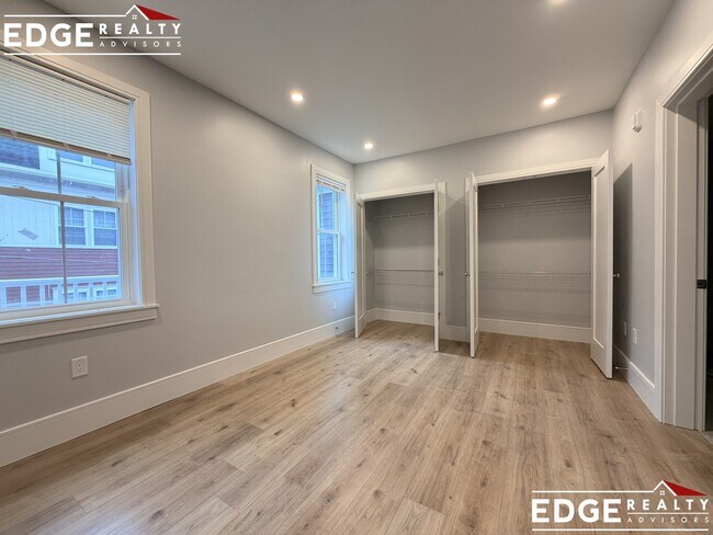 Building Photo - 124 Kenrick St