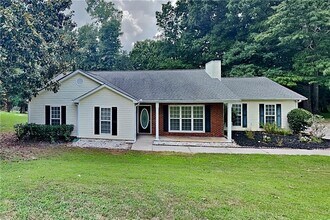 Building Photo - 399 Charesa Ln