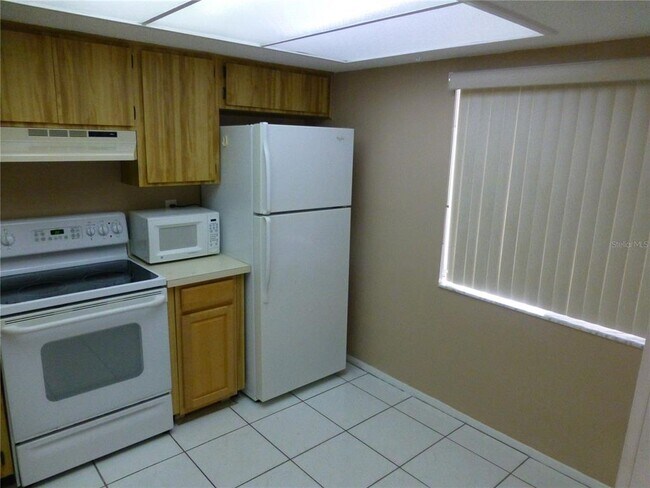Foto del edificio - 119 Lakeside Dr
