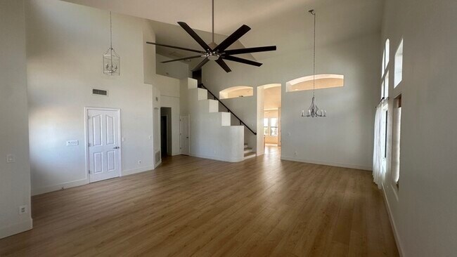 Foto del edificio - Marshall Ranch w/ solar, pool and garage