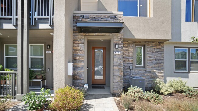 Foto del edificio - 477 Desert Holly St