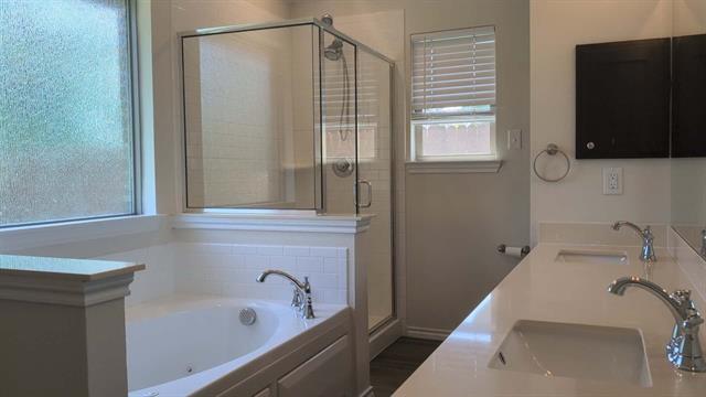 Building Photo - 1708 Tobin Dr