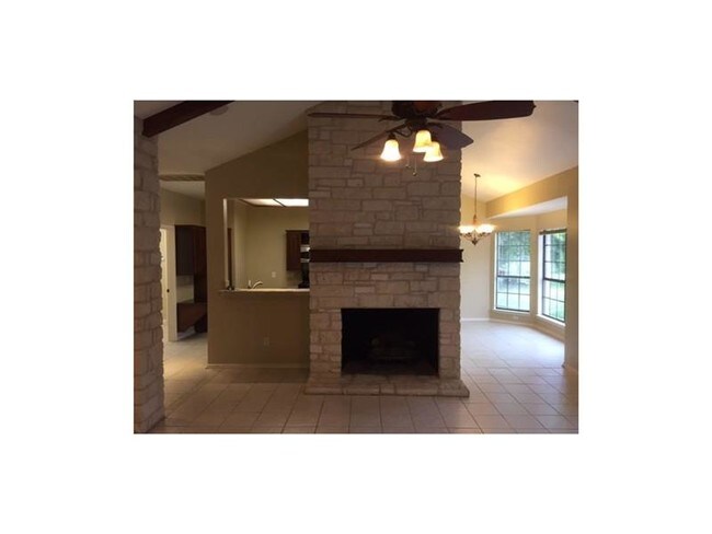 Building Photo - 411 Hernandos Loop