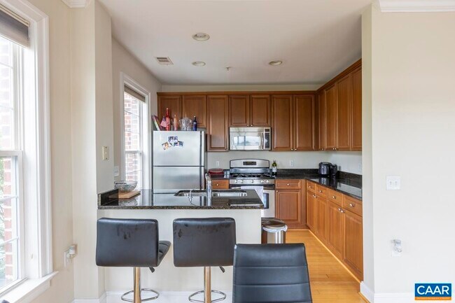 Foto del edificio - 1051 Glenwood Station Ln