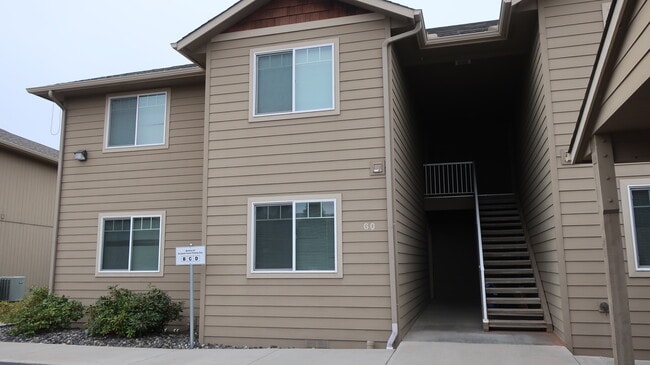 Building Photo - 60 Beacon Dr