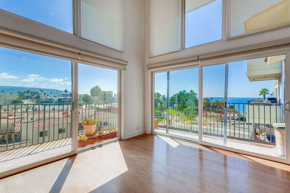 Foto principal - 230 S Catalina Ave