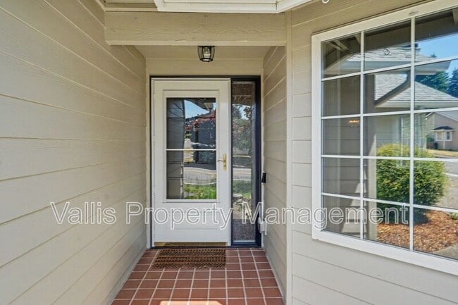 Building Photo - 1075 Mildred Ln SE