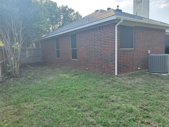 Building Photo - 3104 Mulholland Rd