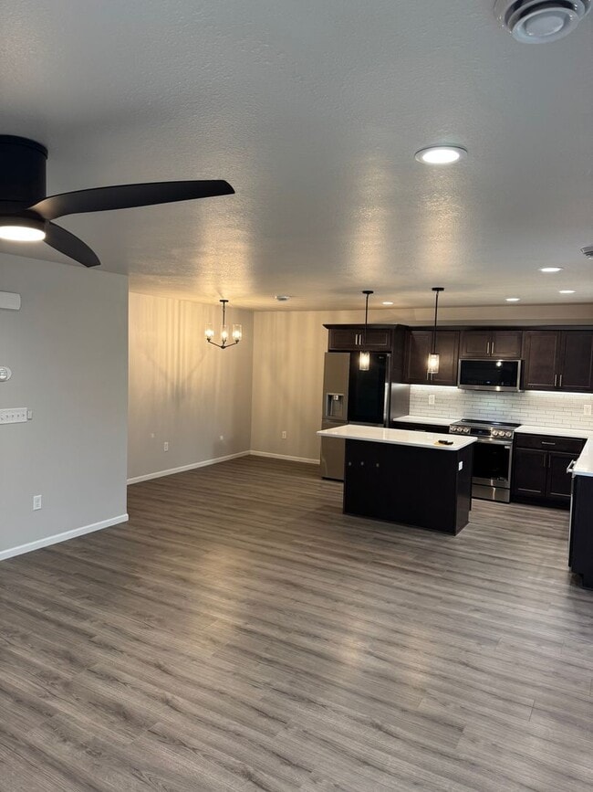 Building Photo - Modern 3-Bed Twinhome with Garage & Yard –...