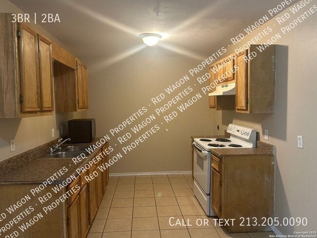Building Photo - 7639 Windsor Oaks