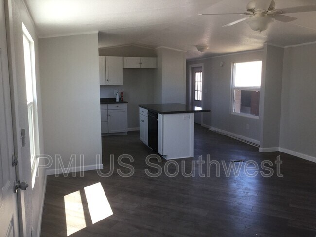Building Photo - 1435 Park Ln