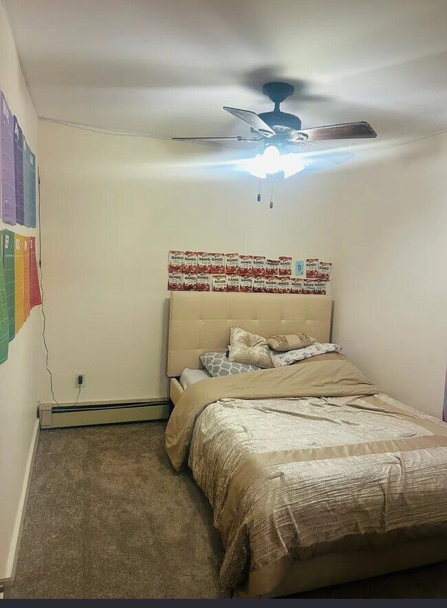 Foto del edificio - 858 Lower River Rd