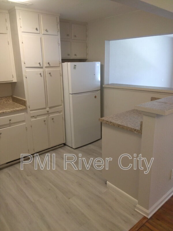 Foto del edificio - 2527 Emily Ln