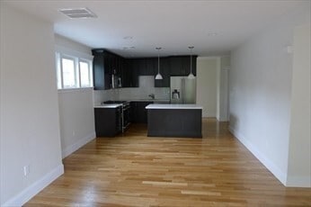 Building Photo - 30 Chestnut St