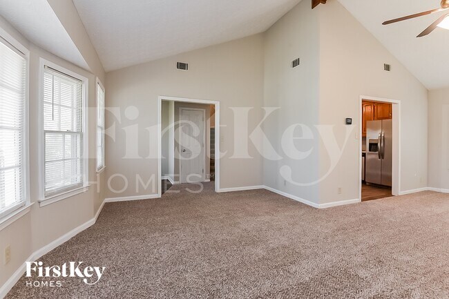Building Photo - 5029 Shelley Ct NE