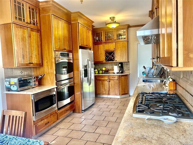 Building Photo - 84 Meadow Dr