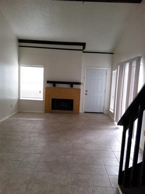 Foto del edificio - 6333 Cattails Ln