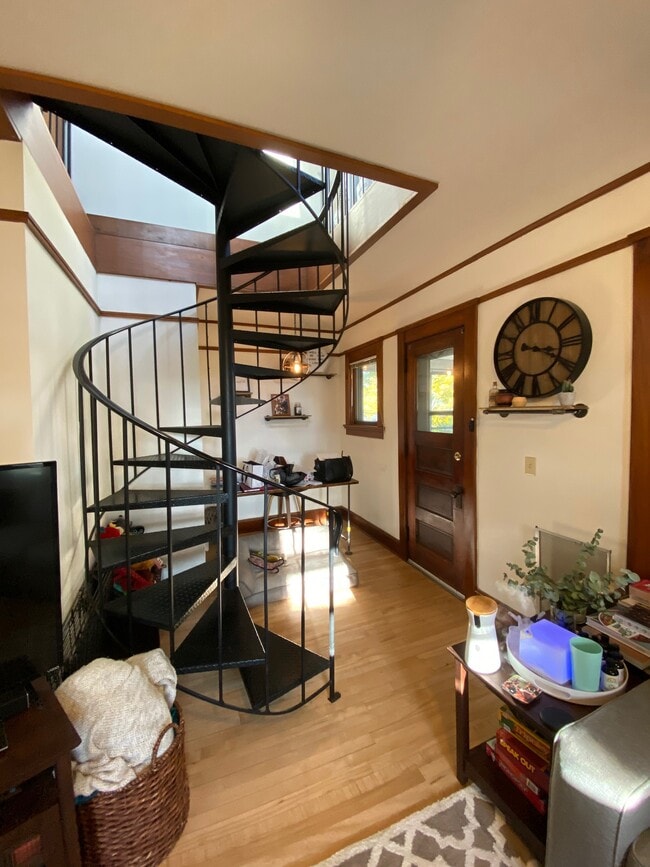 Foto del edificio - 2104 E Mifflin St